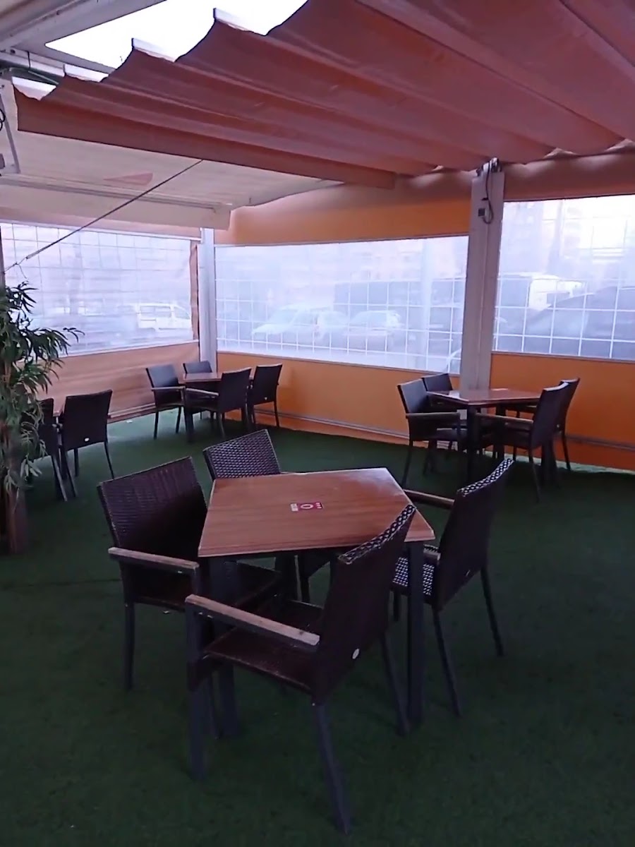 Cafeteria La Matinee-2