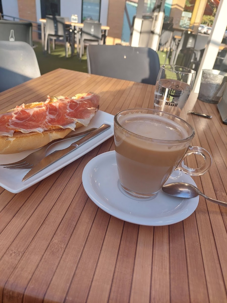 Cafeteria La Matinee-5